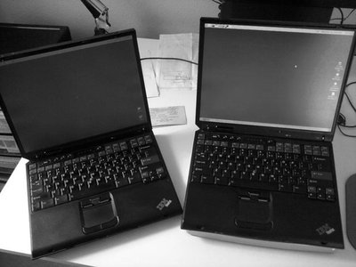 Right: 2.2Ghz w/Ubuntu (main)<br />Left: 1.6Ghz w/WinXp (spare)